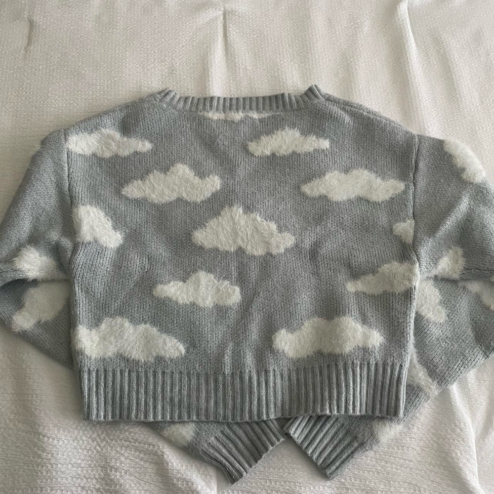 L.A. Hearts cropped cloud cardigan.
